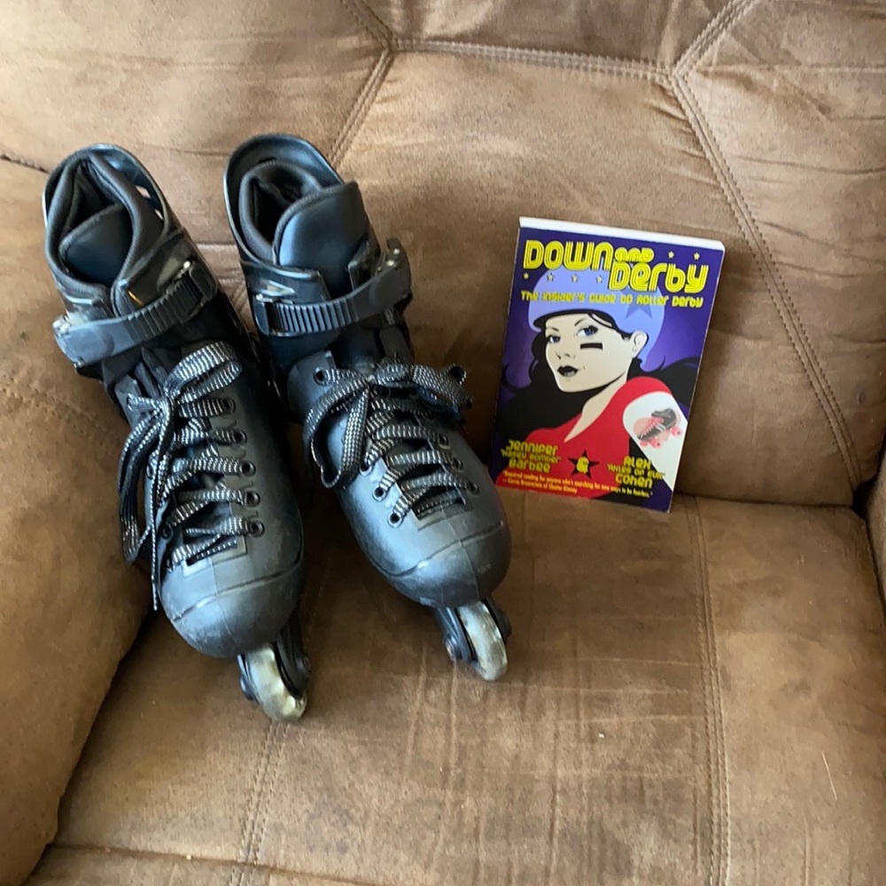 Lazer Rollerblades size 6 and Roller Derby Book